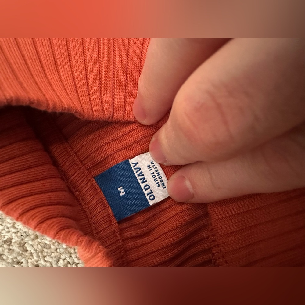 Old Navy Short Sleeve Ribbed Top - Rust - Picture 3 of 4